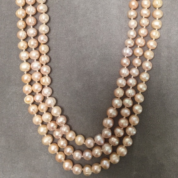 Jewelry - 3-strand pink blush pearl necklace